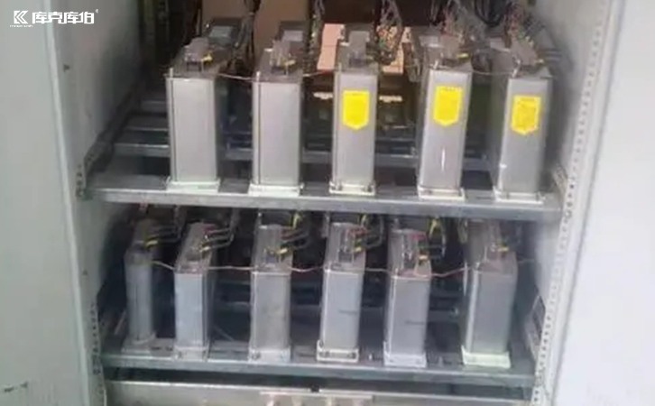 低壓電力電容器