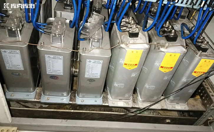 低壓電力電容器